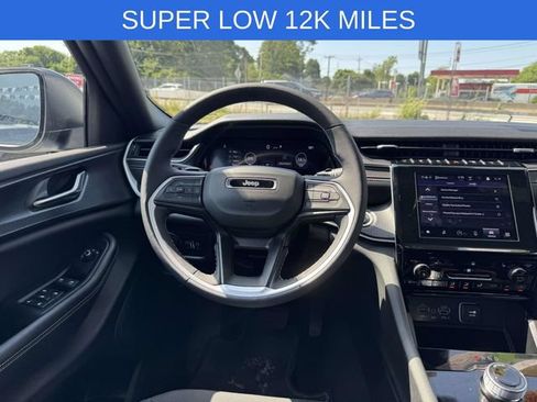 Used 2024 Jeep Grand Cherokee L Laredo w/ Luxury Tech Group I AWD/4WD image 12