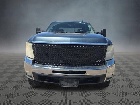 Used 2010 Chevrolet Silverado 2500 LT w/ Interior Plus Package AWD/4WD image 3