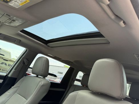 Used 2016 Toyota Highlander XLE AWD/4WD image 17