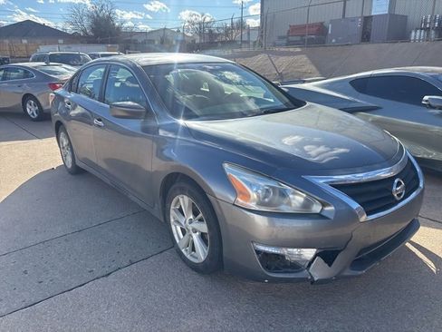 Used 2014 Nissan Altima 2.5 SV image 1