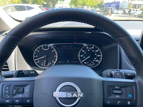 Used 2025 Nissan Rogue SV AWD/4WD image 25