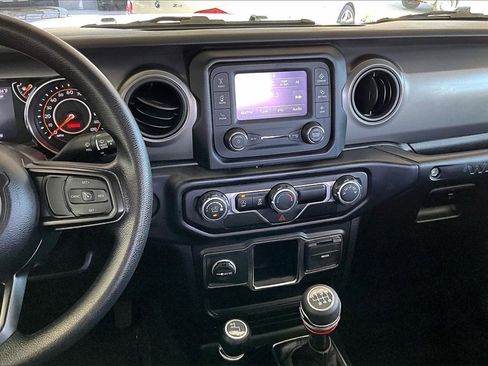 Used 2022 Jeep Wrangler Sport image 9