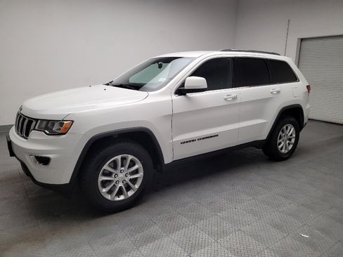 Used 2021 Jeep Grand Cherokee Laredo AWD/4WD image 2