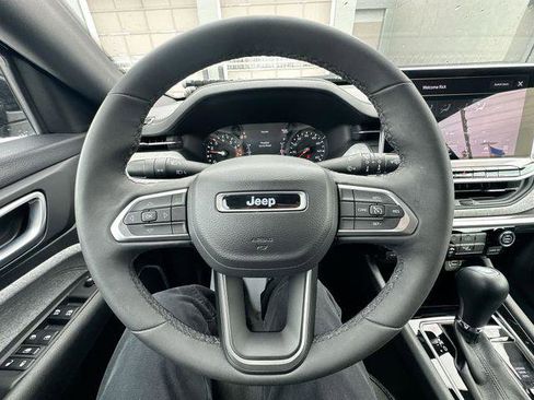 Certified 2023 Jeep Compass Latitude image 16