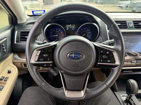 Used 2018 Subaru Outback 2.5i Limited image 12