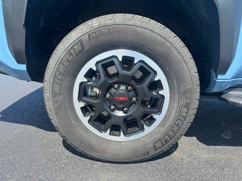 Certified 2025 Toyota 4Runner TRD Off-Road AWD/4WD image 10