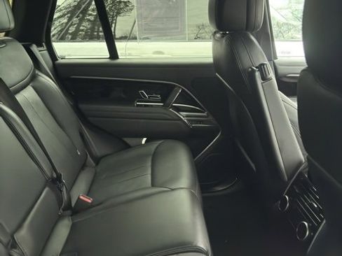 Used 2023 Land Rover Range Rover SE image 7