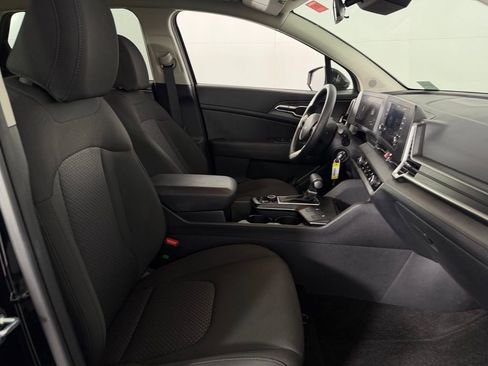 Used 2025 Kia Sportage LX AWD/4WD image 29