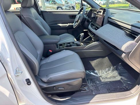 Used 2026 Subaru Outback Limited AWD/4WD image 17