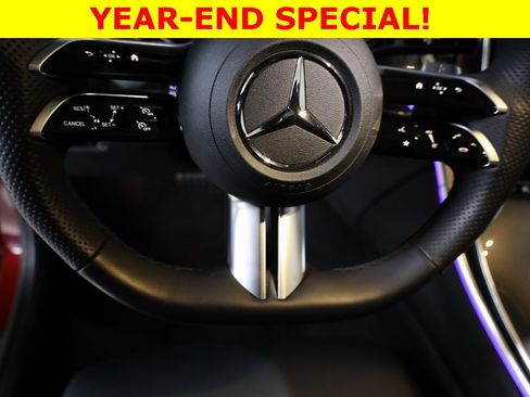 Used 2025 Mercedes-Benz GLC 300 4MATIC image 28