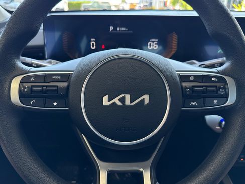 Used 2025 Kia K5 LXS FWD image 22