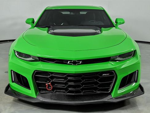 Used 2017 Chevrolet Camaro ZL1 RWD image 4
