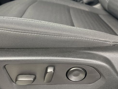 Used 2022 Chevrolet Silverado 1500 LT image 13