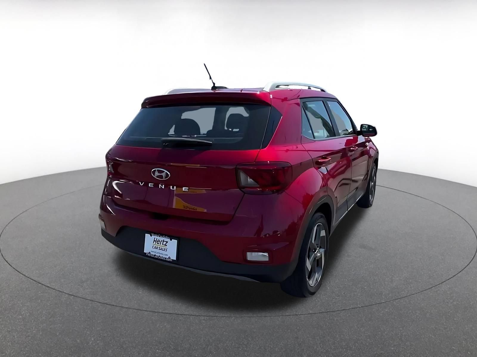 Used 2025 Hyundai Venue SEL FWD image 13