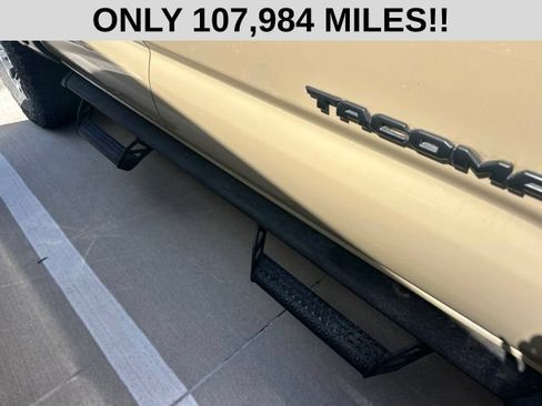 Used 2017 Toyota Tacoma TRD Off-Road w/ Tow Package (A/T) AWD/4WD image 2