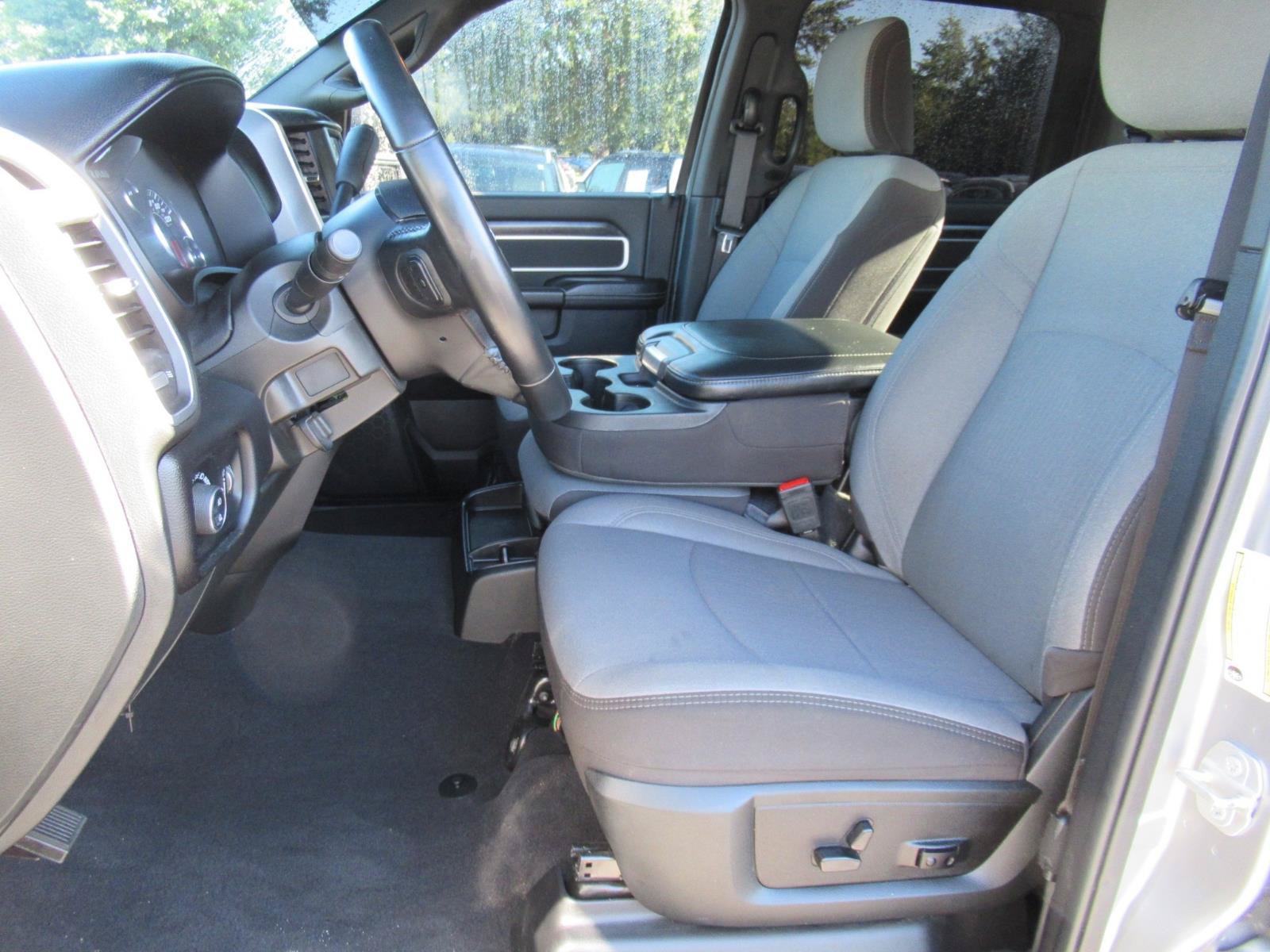 Used 2024 RAM 2500 Big Horn AWD/4WD image 17