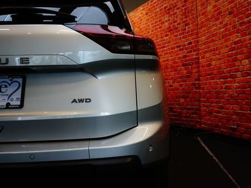 Certified 2025 Nissan Rogue SV AWD/4WD image 72