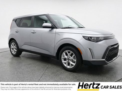 Used 2025 Kia Soul LX w/ LX Technology Package FWD image 1