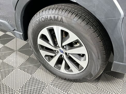 Certified 2025 Subaru Outback Premium AWD/4WD image 39