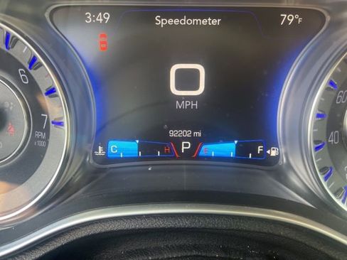 Used 2015 Chrysler 300 Limited w/ Driver Convenience Group image 9