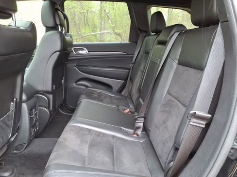 Used 2022 Jeep Grand Cherokee Laredo X AWD/4WD image 13