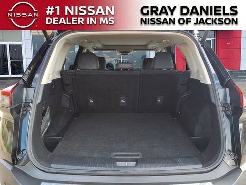 Used 2021 Nissan Rogue SV w/ Premium Package image 8