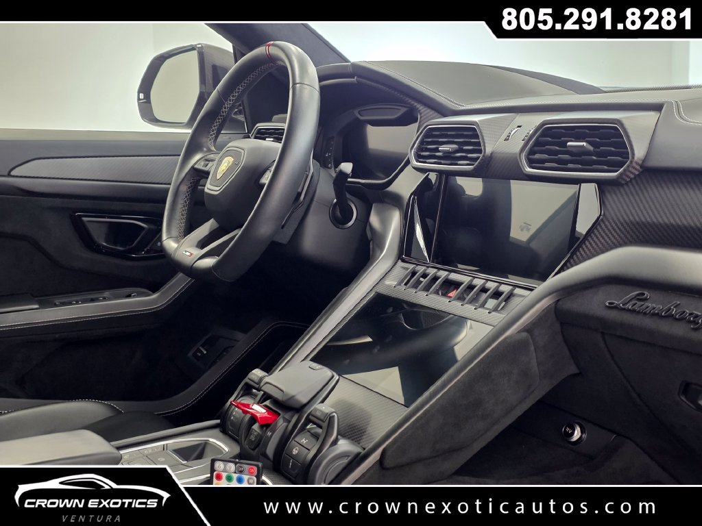 Used 2024 Lamborghini Urus Performante AWD/4WD image 17