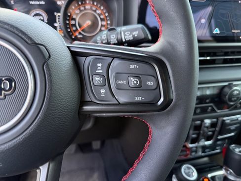 Used 2024 Jeep Wrangler Unlimited Rubicon AWD/4WD image 24