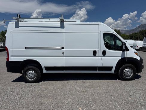 Used 2023 RAM ProMaster 2500 FWD image 2