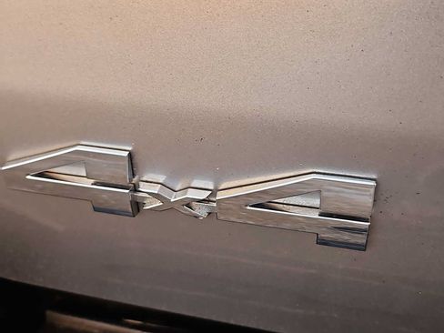 Used 2025 Toyota Tacoma SR5 AWD/4WD image 11