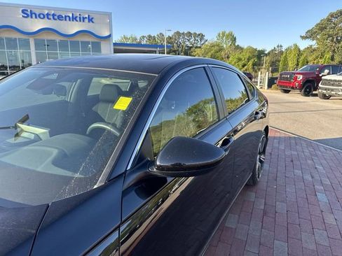 Used 2023 Honda Accord Sport image 5