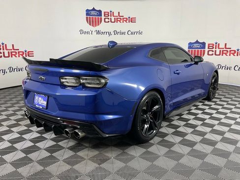 Used 2020 Chevrolet Camaro LT RWD image 3