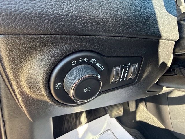 Used 2021 Jeep Compass Limited FWD image 11