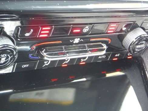 Certified 2023 Jeep Grand Cherokee L Laredo AWD/4WD image 23