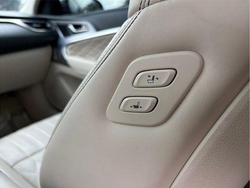 Used 2019 Genesis G70 3.3T Design image 47