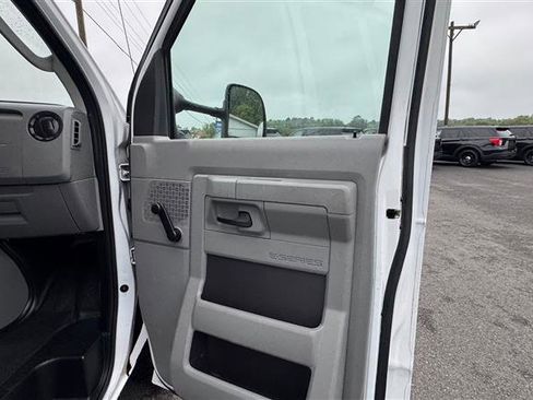 Used 2013 Ford E-150 and Econoline 150 RWD image 32