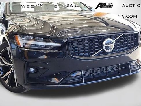 Used 2024 Volvo S60 B5 Plus AWD/4WD image 43