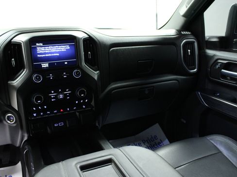 Used 2020 Chevrolet Silverado 2500 LTZ w/ LTZ Premium Package image 19