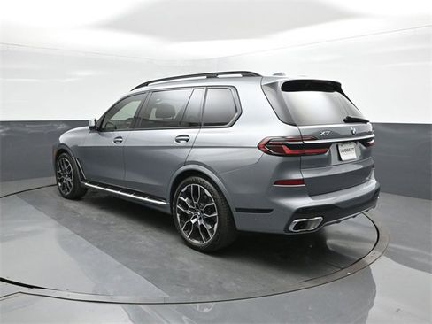 Certified 2023 BMW X7 xDrive40i w/ M Sport Package image 5