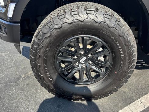 Used 2025 Ford F150 Raptor image 13
