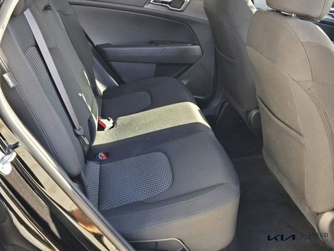 Certified 2025 Kia Sportage LX image 18