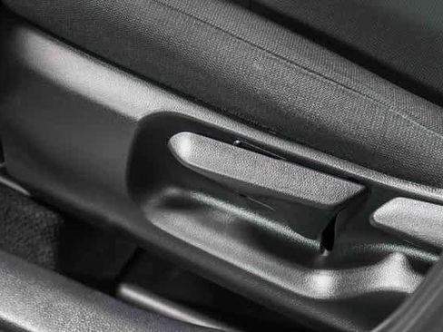 Certified 2023 Toyota Corolla Cross LE image 24