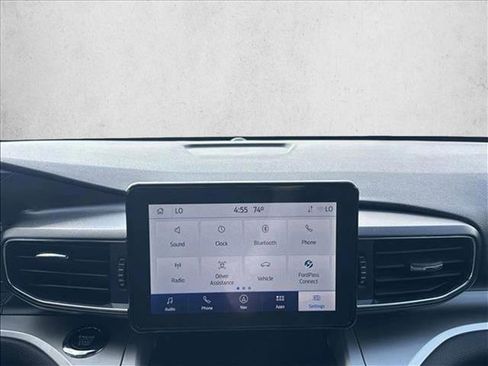 Used 2022 Ford Explorer XLT w/ Equipment Group 202A image 11