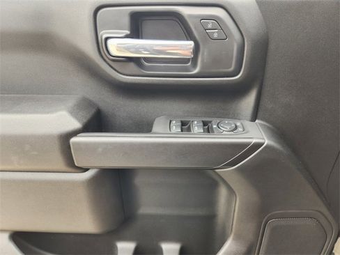 Used 2023 Chevrolet Silverado 1500 Custom image 16