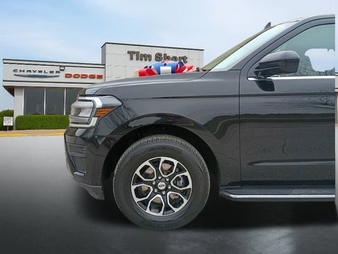 Used 2023 Ford Expedition XLT image 31