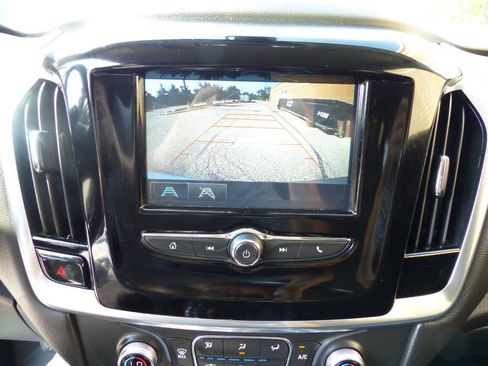 Used 2019 Chevrolet Traverse LS AWD/4WD image 30