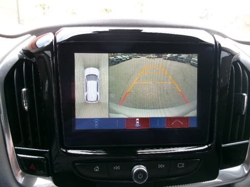 Used 2019 Chevrolet Traverse LT w/ LT Premium Package image 28