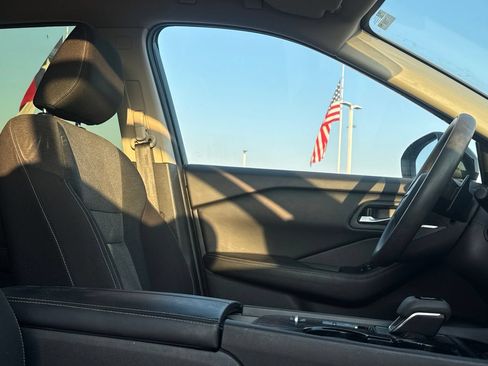 Certified 2024 Nissan Rogue SV FWD image 31