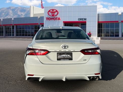 Used 2023 Toyota Camry SE FWD image 4