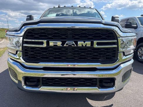 Used 2024 RAM 3500 Tradesman w/ Chrome Appearance Group image 2